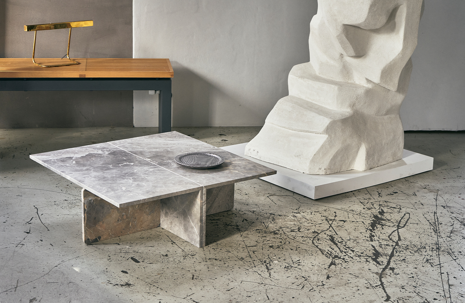 The ZEH Table by ANOUR & MarmoMarmo